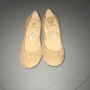 NWT tan suede Vince Camuto flats